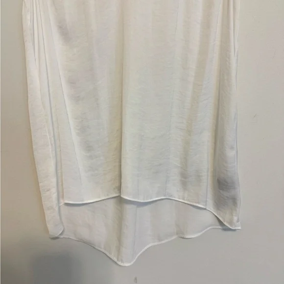 2/$30 Simply Vera Vera Wang Off White Pleated Neck Sleeveless Blouse Size Small - Picture 4 of 7